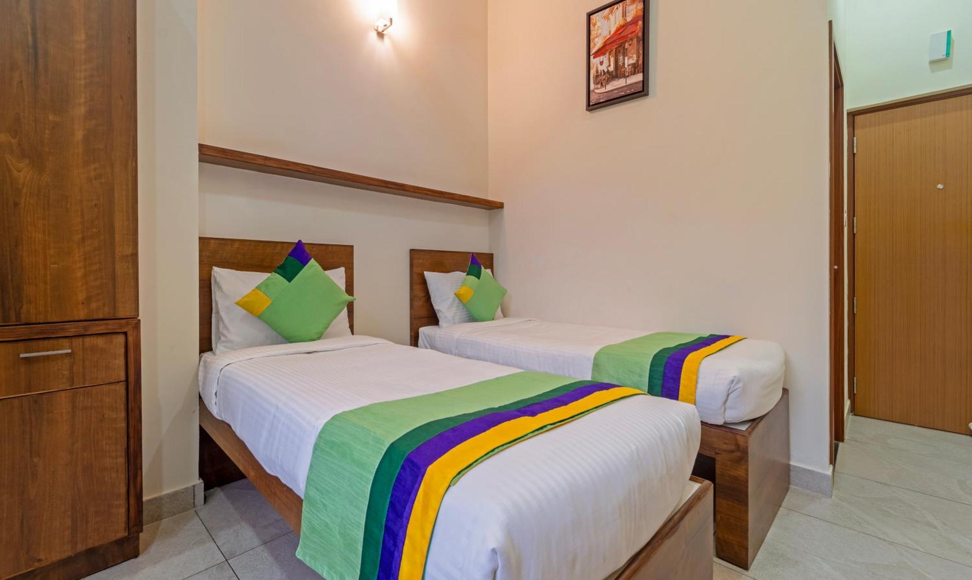 Itsy Hotels Avani Stays, Vyttila, Kochi Exterior foto
